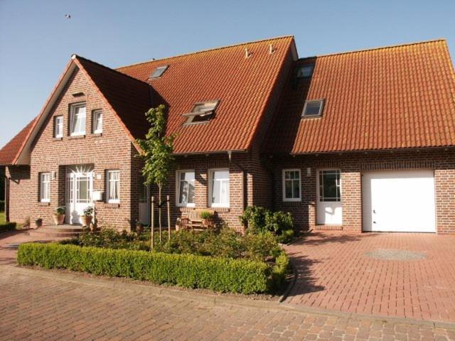 Ferienwohnungen Peters Neuharlingersiel Exterior photo